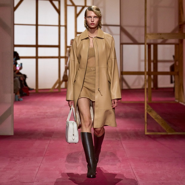 Hermès SS25: uwodzicielska użytkowość