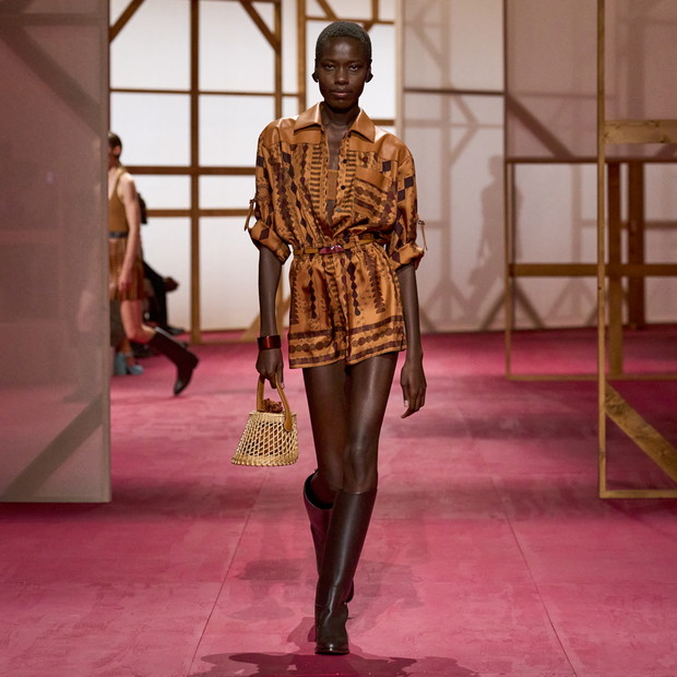 Hermès SS25: uwodzicielska użytkowość