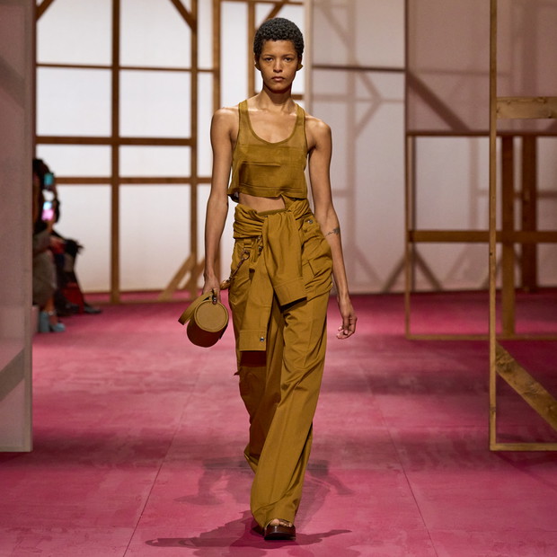 Hermès SS25: uwodzicielska użytkowość
