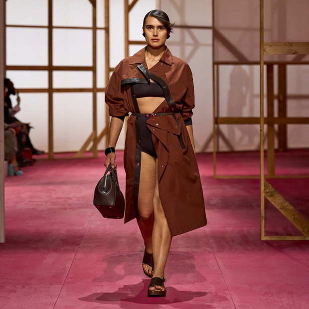 Hermès SS25: uwodzicielska użytkowość