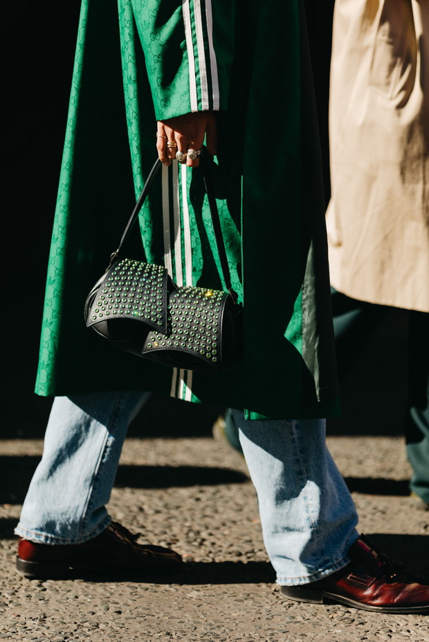 Moda uliczna: dodatki LFW wiosna-lato 2023
