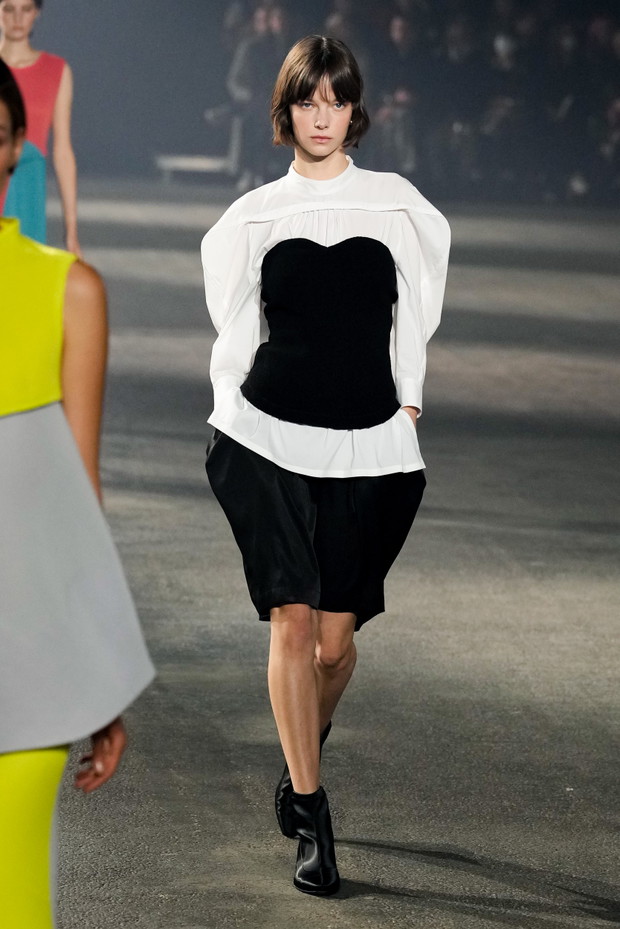 Issey Miyake wiosna-lato 2023