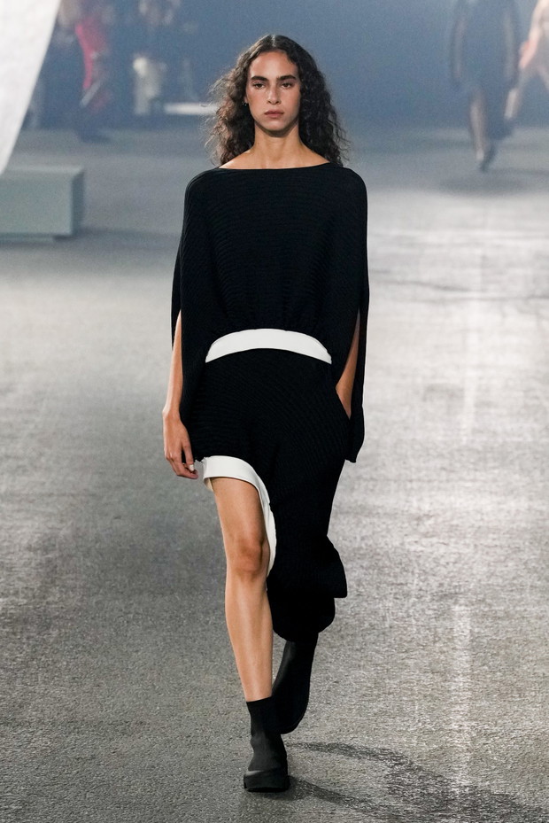 Issey Miyake wiosna-lato 2023