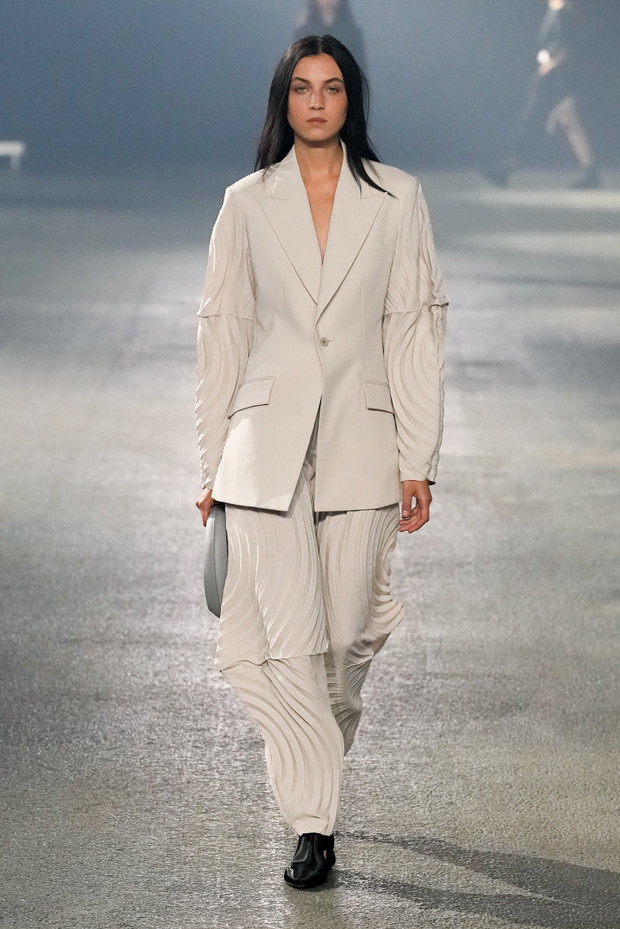 Issey Miyake wiosna-lato 2023
