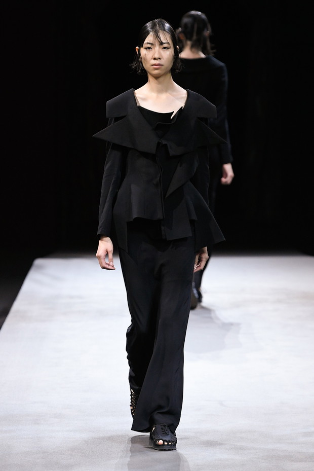 Yohji Yamamoto wiosna-lato 2023