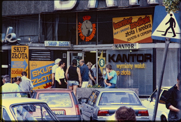 Robert Gutowski, Kantor wymiany walut, Pasaż Wiecha, lata 90.
