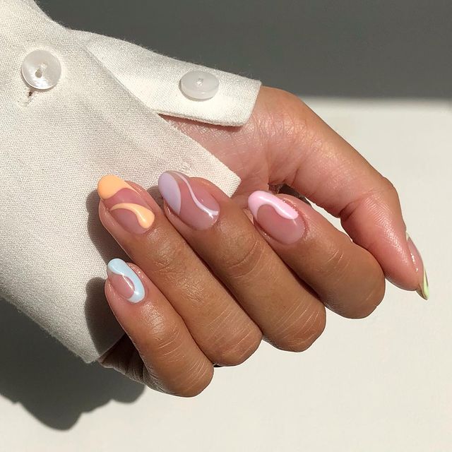 Hybryda krok po kroku. Jak zrobić manicure hybrydowy?