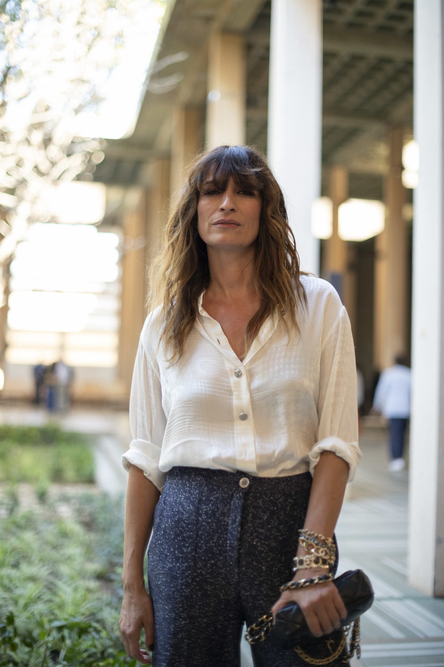 Nonszalancka Caroline de Maigret i Naomi Campbell w marynarce sezonu. Najbardziej stylowi goście Chanel Métiers d’art 2022/2023