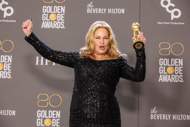 Jennifer Coolidge na gali Złote Globy 2023