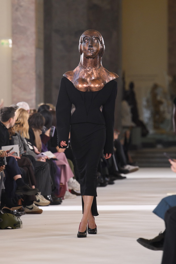 Schiaparelli haute couture wiosna-lato 2023
