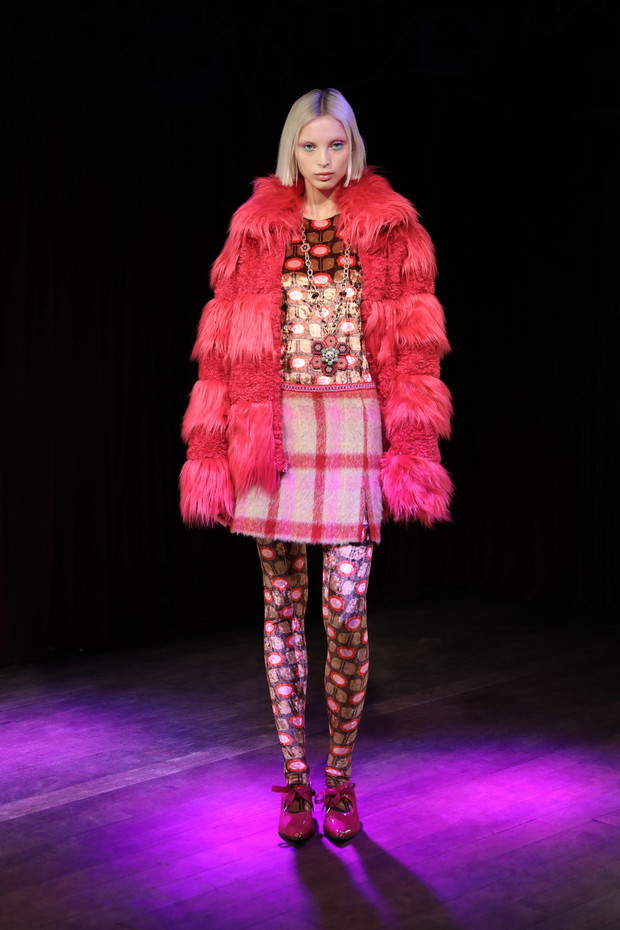 Anna Sui jesień-zima 2023/2024