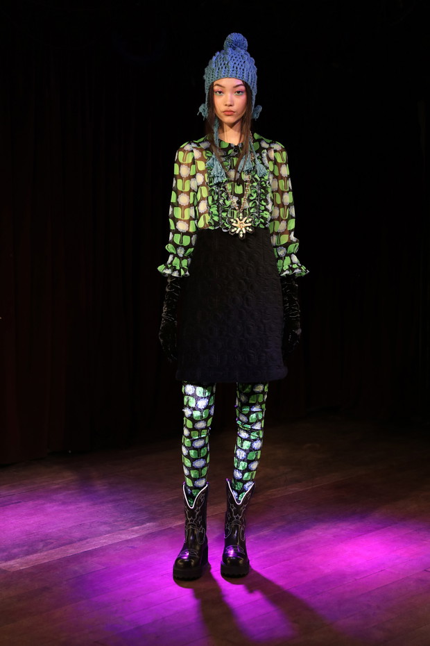 Anna Sui jesień-zima 2023/2024