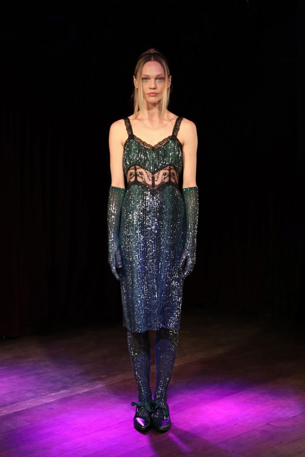 Anna Sui jesień-zima 2023/2024