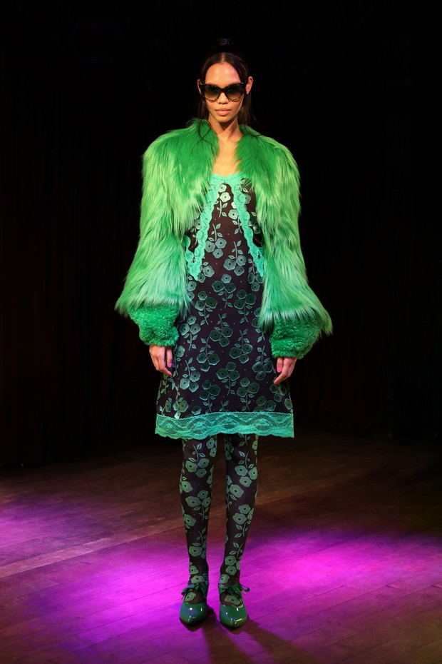 Anna Sui jesień-zima 2023/2024