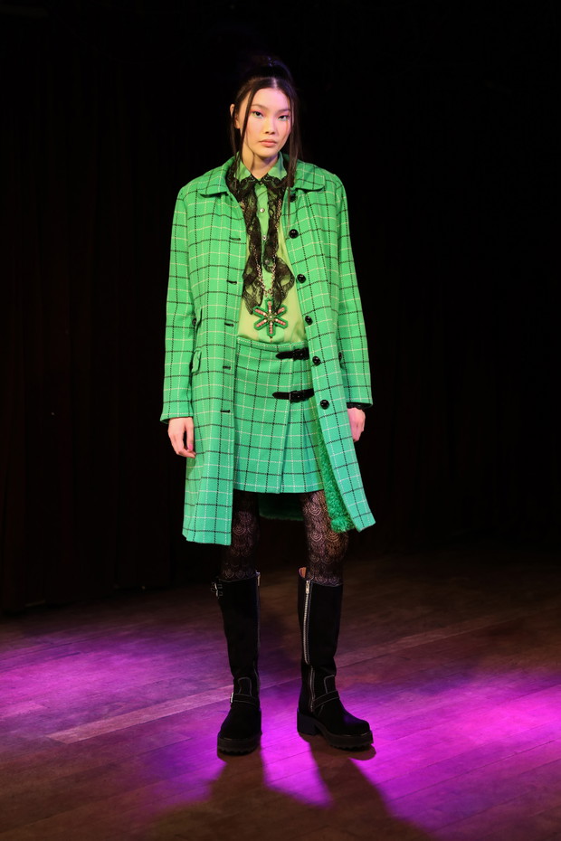 Anna Sui jesień-zima 2023/2024