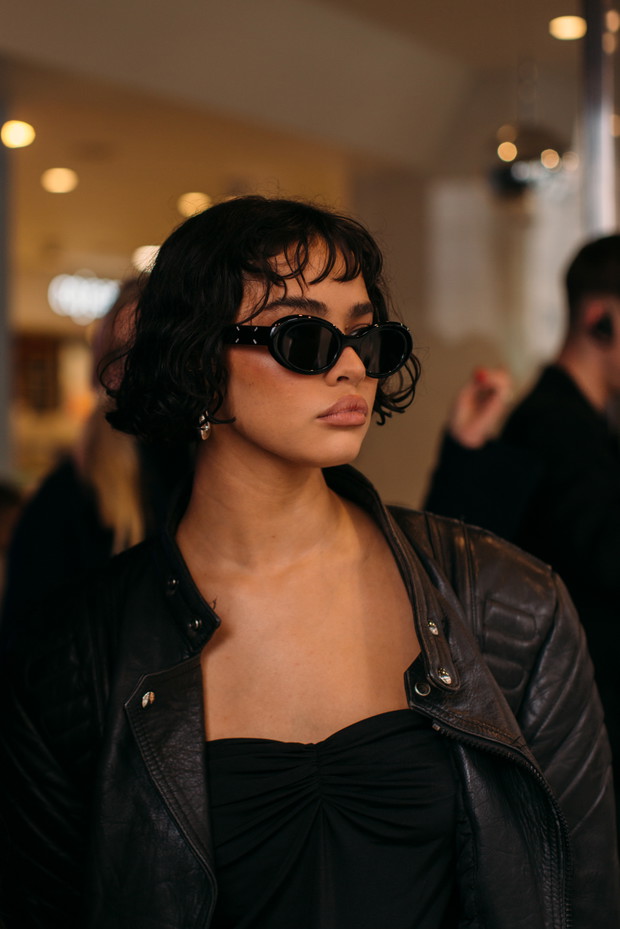 Jakie buty i torebki noszą redaktorki mody, influencerki i stylistki w Londynie? Tak wygląda moda uliczna na LFW jesień-zima 2023/2024