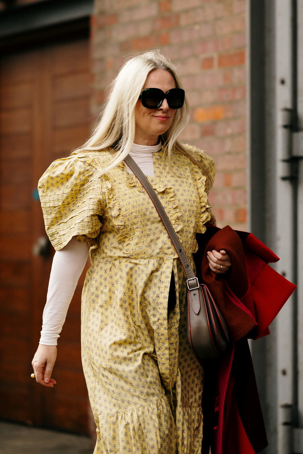 Jakie buty i torebki noszą redaktorki mody, influencerki i stylistki w Londynie? Tak wygląda moda uliczna na LFW jesień-zima 2023/2024