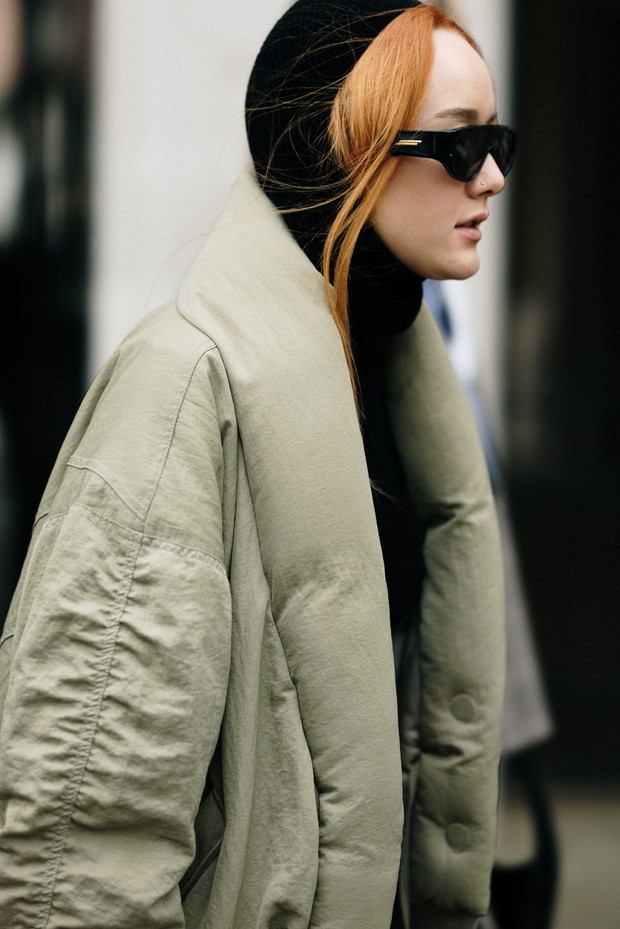 Jakie buty i torebki noszą redaktorki mody, influencerki i stylistki w Londynie? Tak wygląda moda uliczna na LFW jesień-zima 2023/2024