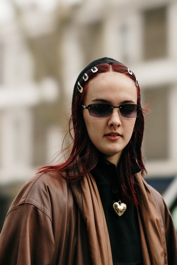 Jakie buty i torebki noszą redaktorki mody, influencerki i stylistki w Londynie? Tak wygląda moda uliczna na LFW jesień-zima 2023/2024