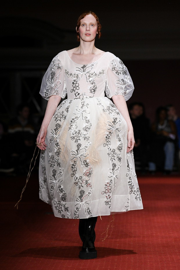 Simone Rocha jesień-zima 2023/2024