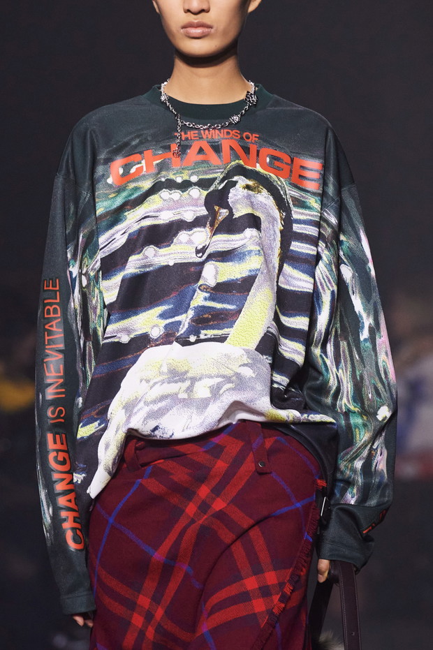 Tak wyglądał z bliska najważniejszy pokaz London Fashion Week. Wybieg Burberry jesień-zima 2023/2024 był pełen zaskoczeń