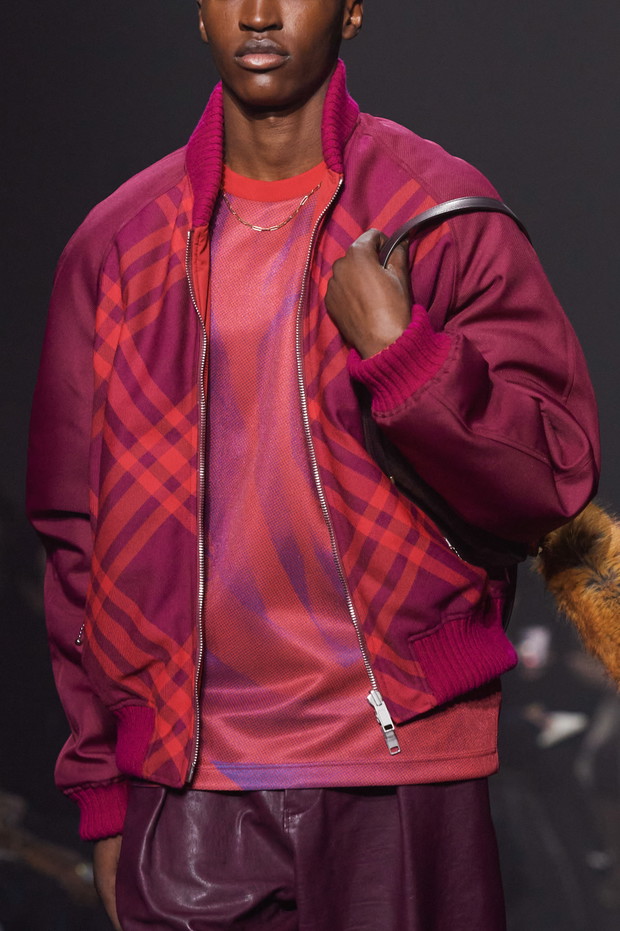 Tak wyglądał z bliska najważniejszy pokaz London Fashion Week. Wybieg Burberry jesień-zima 2023/2024 był pełen zaskoczeń