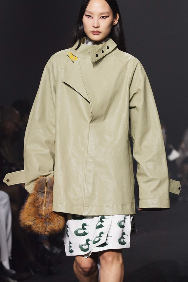 Tak wyglądał z bliska najważniejszy pokaz London Fashion Week. Wybieg Burberry jesień-zima 2023/2024 był pełen zaskoczeń
