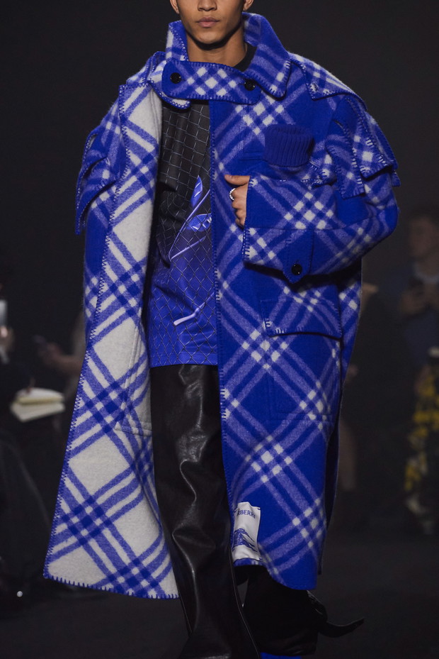 Tak wyglądał z bliska najważniejszy pokaz London Fashion Week. Wybieg Burberry jesień-zima 2023/2024 był pełen zaskoczeń