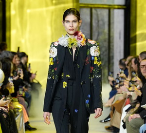 Elie Saab jesień-zima 2023/2024