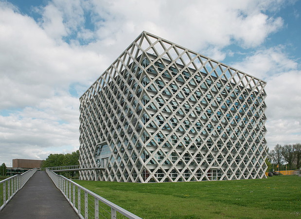 Atlasgebouw by Rafael Vinoly Architects