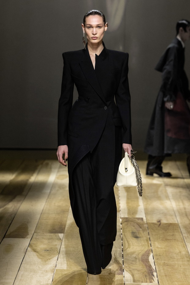 Alexander McQueen jesień-zima 2023/2024