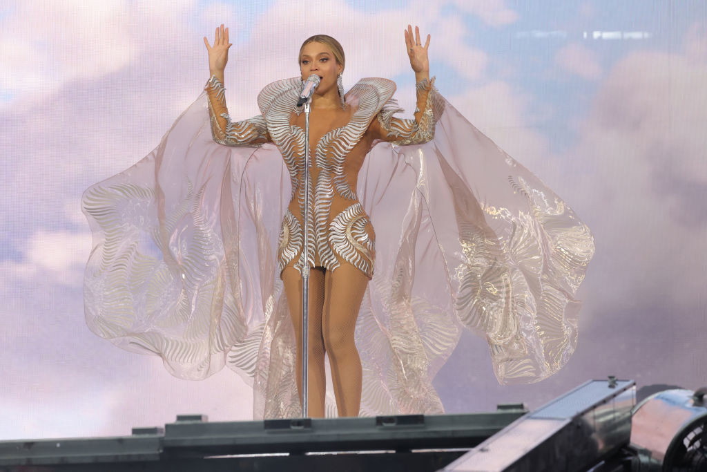 Beyonce w Iris van Herpen