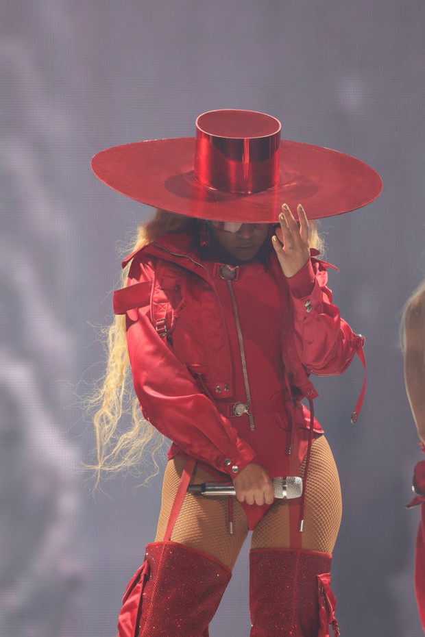Beyonce w OFF-White