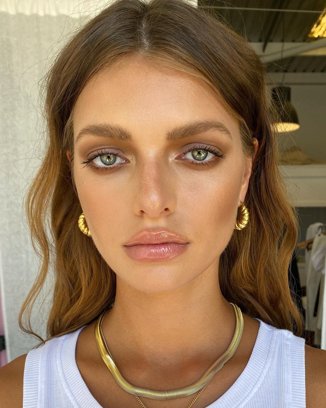Latte Makeup - jak zrobić najmodniejszy makijaż lata 2023?