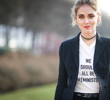 Feministyczna koszulka Dior