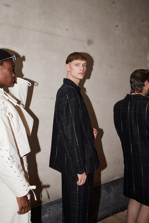 Backstage pokazu Henrik Vibskov SS24