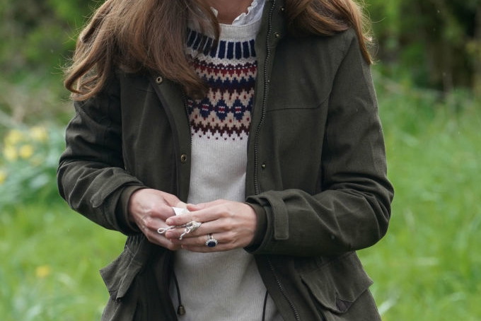 Księżna Kate w swetrze Fair Isle