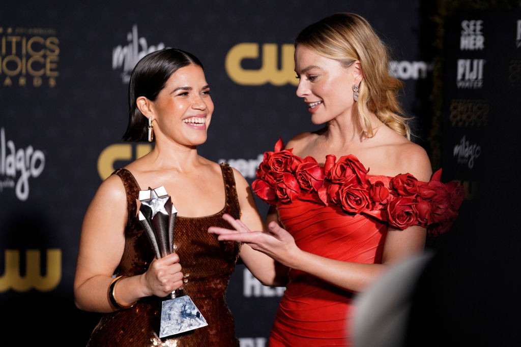 Margot Robbie i America Ferrera
