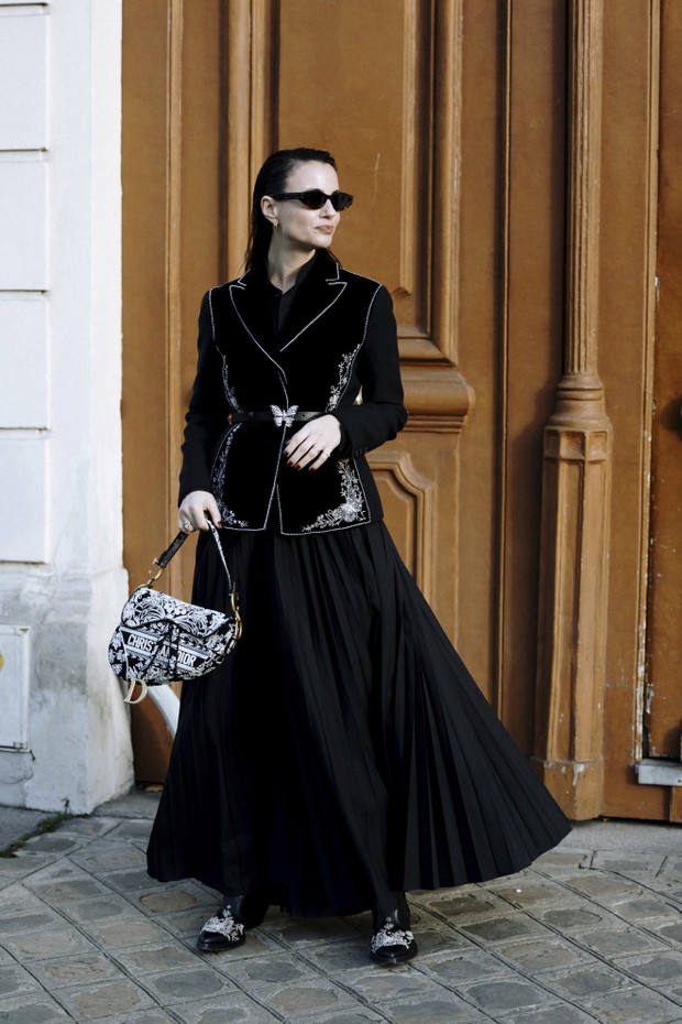 Street fashion z pokazów haute couture wiosna-lato 2024