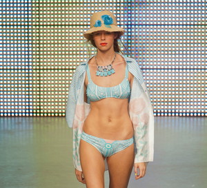Holly Fulton wiosna-lato 2013