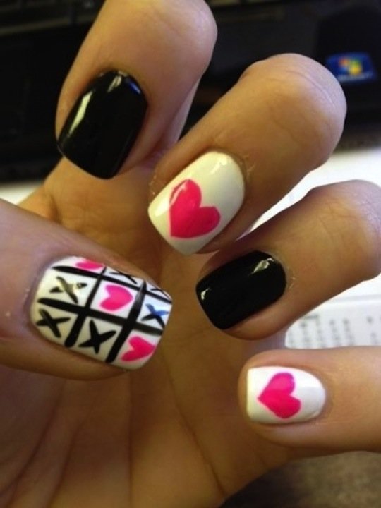 Manicure DIY na Walentynki: inspiracje z blogów