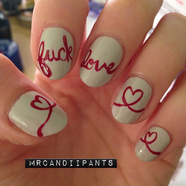 Manicure DIY na Walentynki: inspiracje z blogów