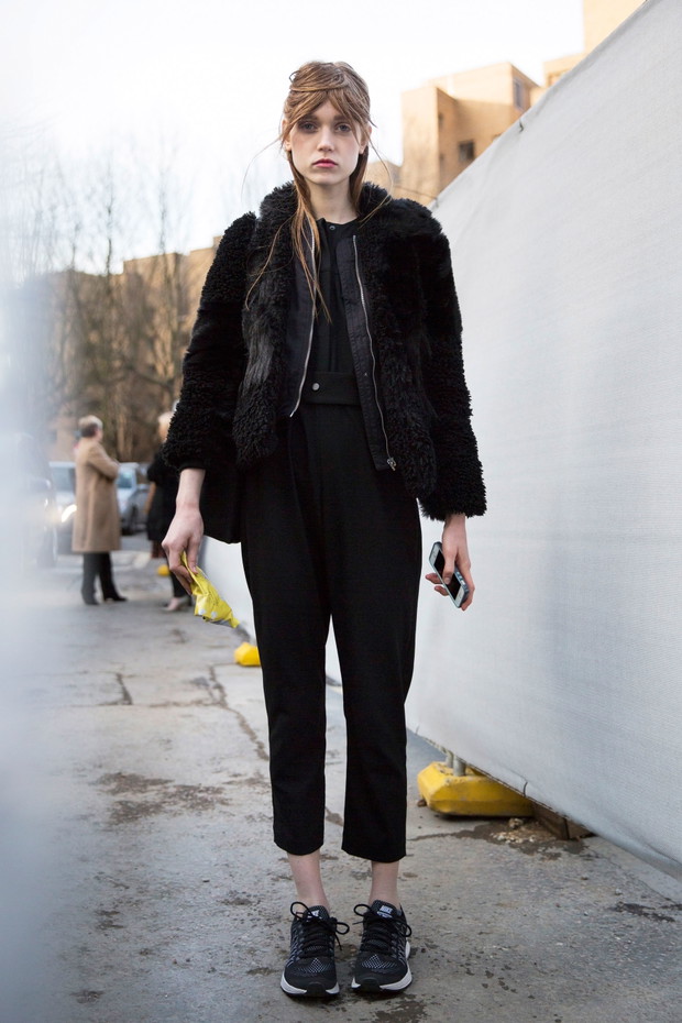 Street fashion: modelki off duty na London Fashion Week j-z 2016/2017