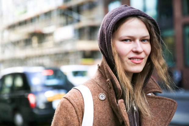 Street fashion: modelki off duty na London Fashion Week j-z 2016/2017