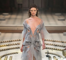 Iris van Herpen haute couture jesień-zima 2016/2017, fot. Imaxtree