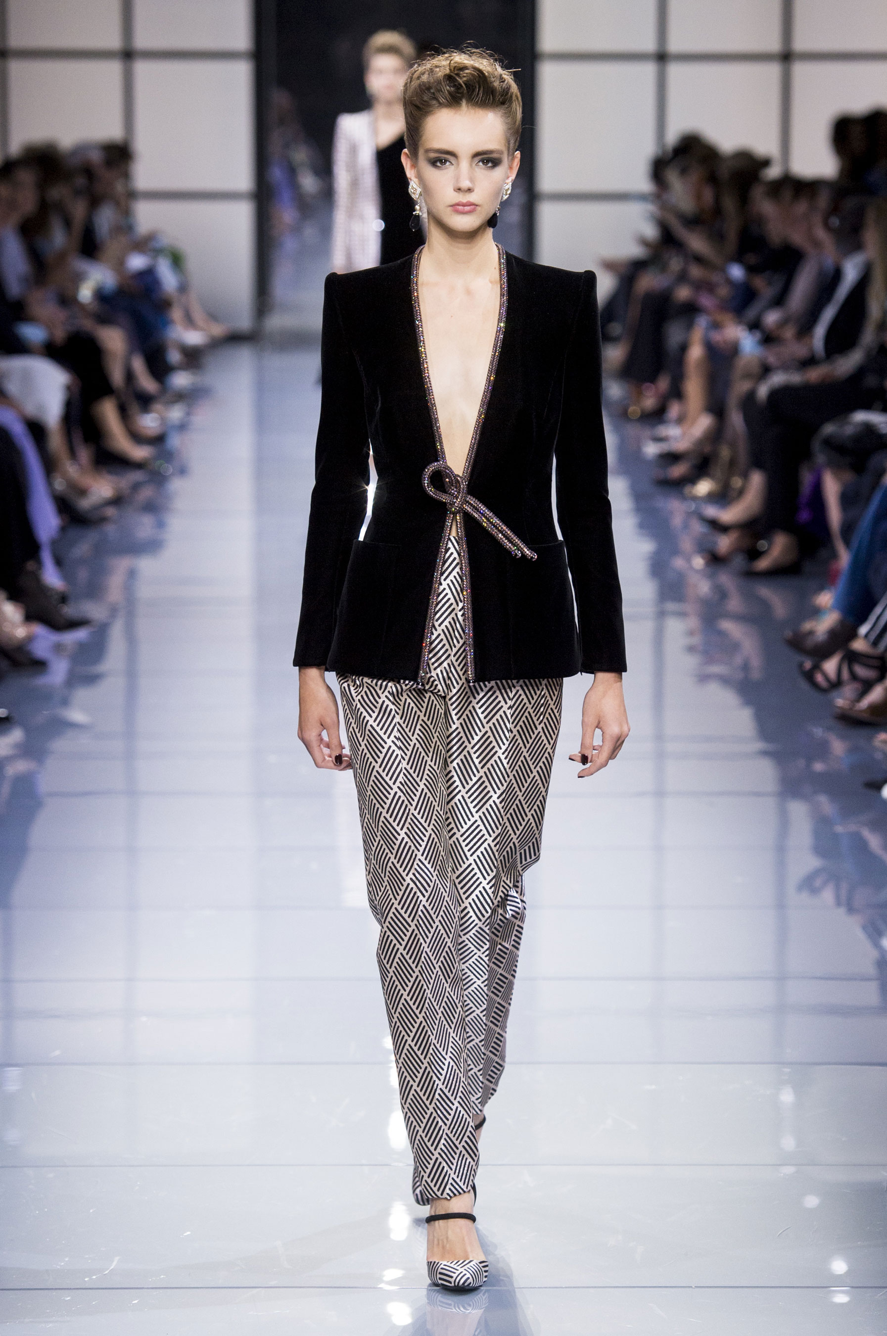 Armani Privé haute couture jesień-zima 2016/2017, fot. Imaxtree