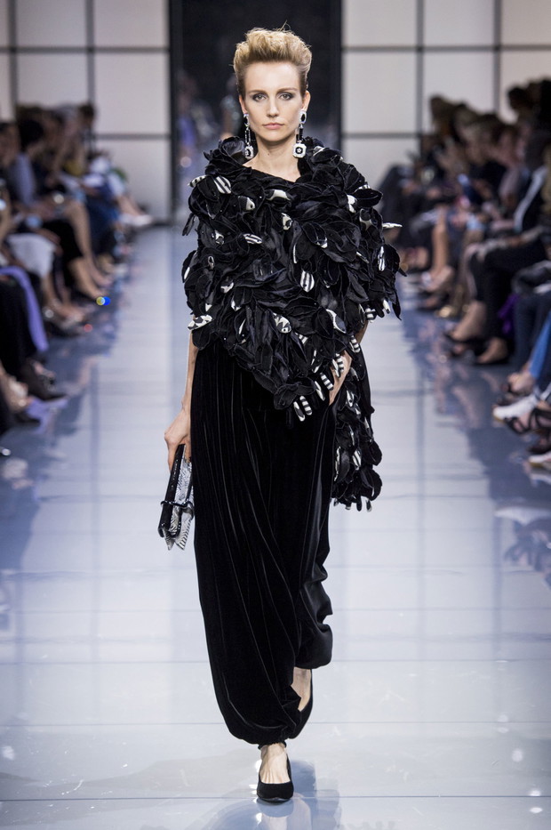 Armani Privé haute couture jesień-zima 2016/2017, fot. Imaxtree