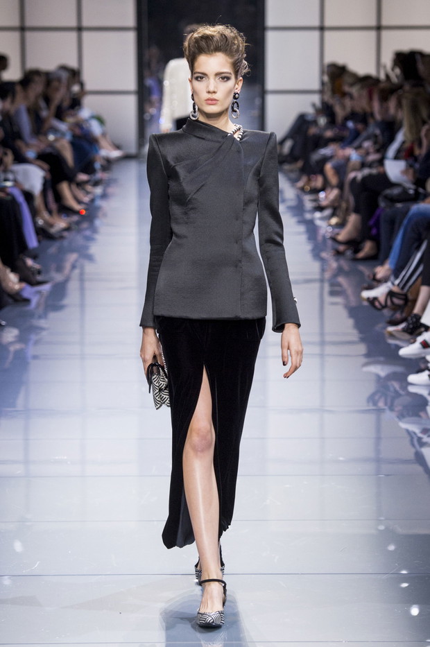 Armani Privé haute couture jesień-zima 2016/2017, fot. Imaxtree