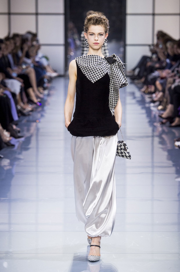 Armani Privé haute couture jesień-zima 2016/2017, fot. Imaxtree