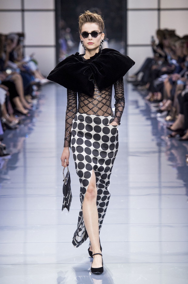 Armani Privé haute couture jesień-zima 2016/2017, fot. Imaxtree